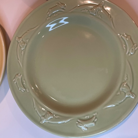 Hallmark 4 pastel Easter dessert salad plates - Picture 3 of 6